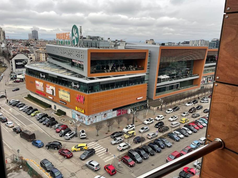 Slivercity Next To Paradise Mall Apartment