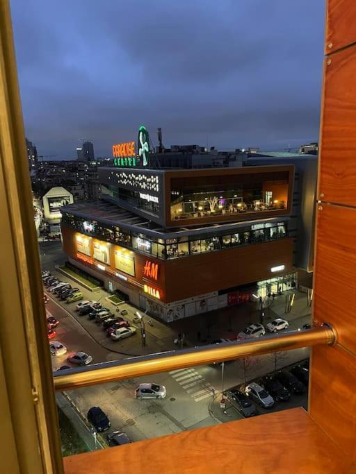 Slivercity Next To Paradise Mall Apartment
